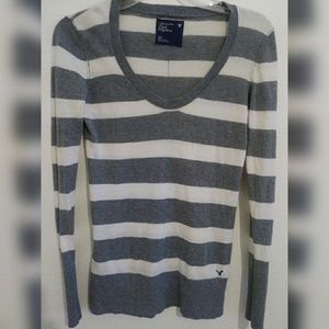 Bundle of 2 women's tops American Eagle |Wet seal